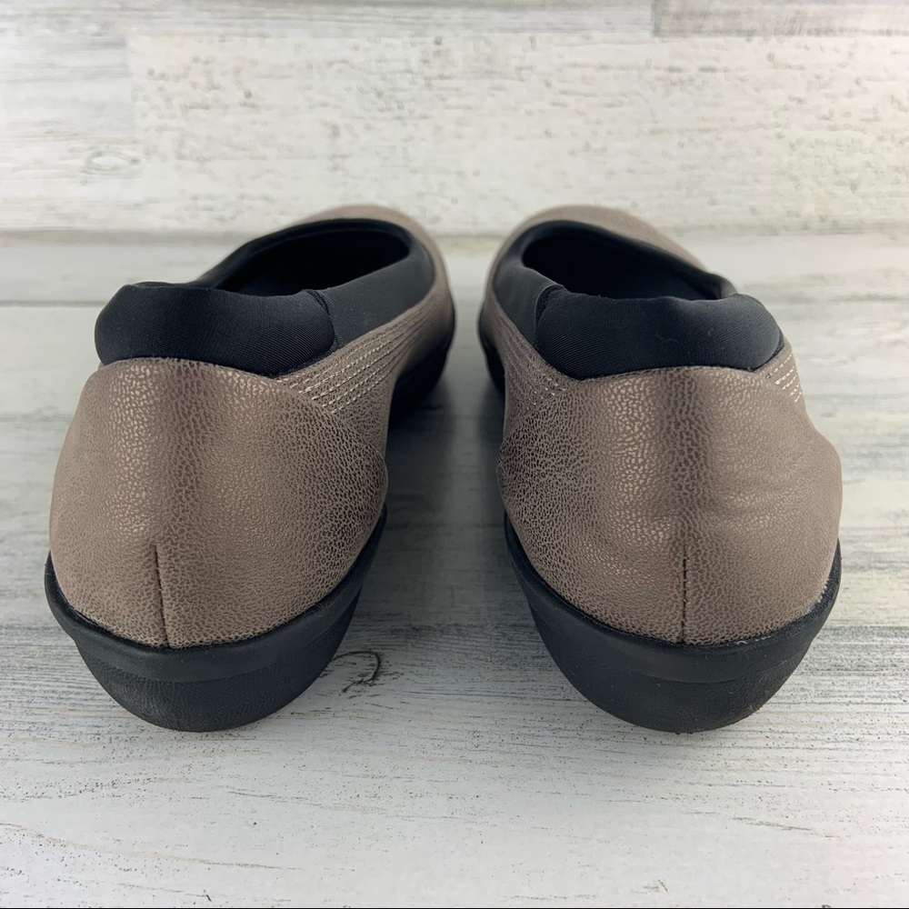 CLARKS Cloudsteppers Bronze Slip On Shoes Size 6 - Picture 4 of 8